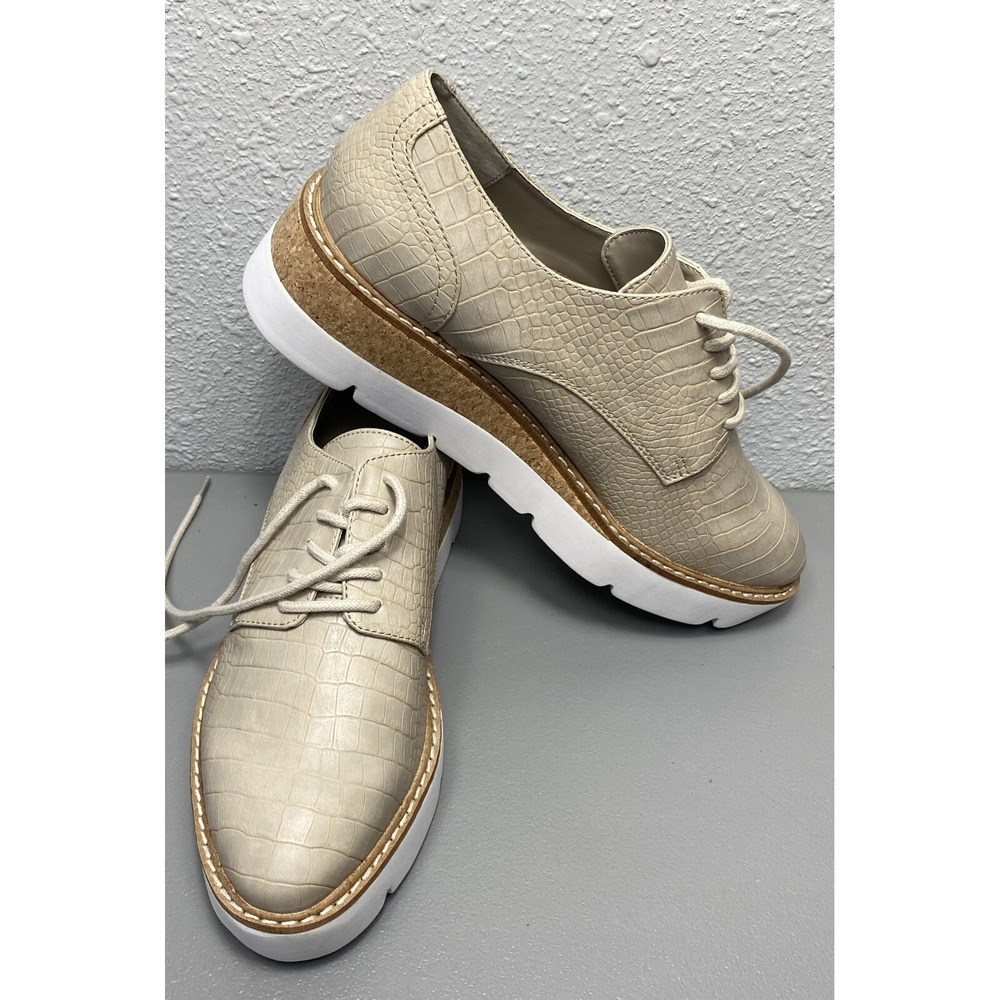 Steve Madden Women's Size 8.5 Wrenley Wedge Oxford Taupe Lace Up Shoes